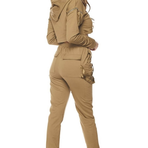 Jogger Set w/ Long Sleeve Crop Top Hoodie - Picture 3 of 3